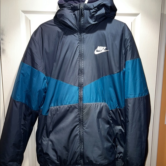 Nike jacket - Picture 1 of 3